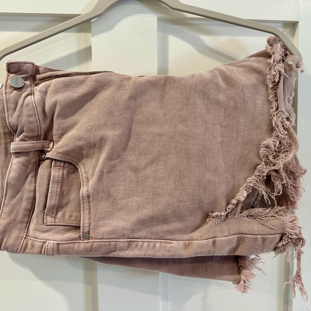 RISEN DISTRESSED SHORTS